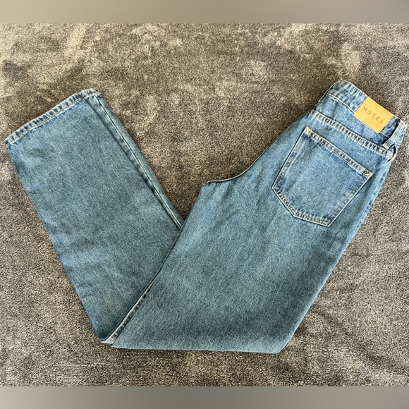 Motel Rocks Denim - MOTEL Women's Cut Out Straight Leg Denim Blue Jean, Mid Wash, Size XS/33L